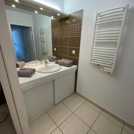 דירה Superbe T2 Avec Garage, Centre Ville De La Ciotat *