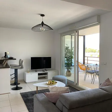 דירה Superbe T2 Avec Garage, Centre Ville De La Ciotat