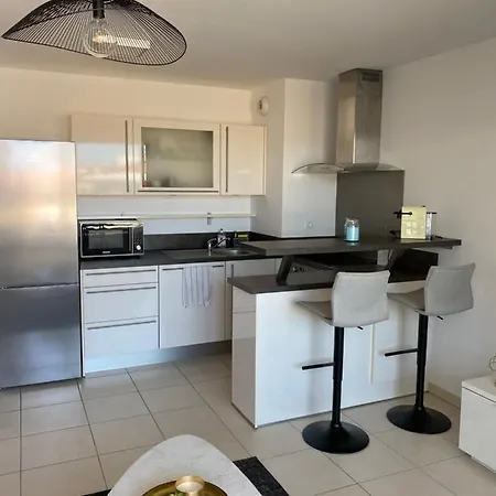 דירה Superbe T2 Avec Garage, Centre Ville De La Ciotat *