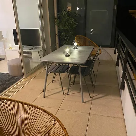 Superbe T2 Avec Garage, Centre Ville De La Ciotat Apartment *