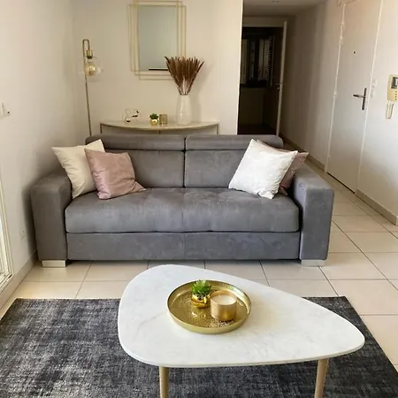 Superbe T2 Avec Garage, Centre Ville De La Ciotat * לה קיוטאט