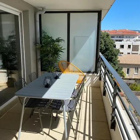 Apartment Superbe T2 Avec Garage, Centre Ville De La Ciotat *